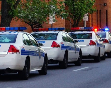 12 полицаи ранени във Франция при протест срещу високоскоростна жп линия