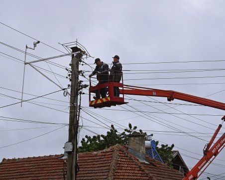 След пороите: Падна гнездото на най-популярната двойка щъркели