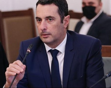 Транспортният министър за наводненията: Язовирите са в спад, ситуацията се нормализира