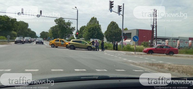 Произшествие е станало на Околовръстното шосе на Пловдив, научи TrafficNews. На
