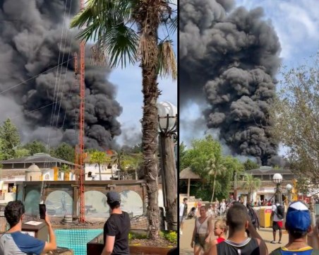 Огромен пожар избухна в най-големия увеселителен парк в Германия