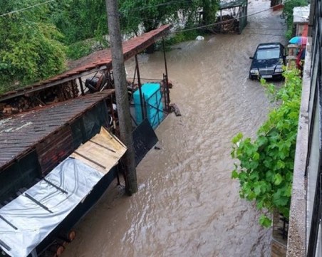 Проф. Рачев: Дъждовете, които паднаха не са нещо уникално – през 2005-а и 2014-а имаше удавени хора