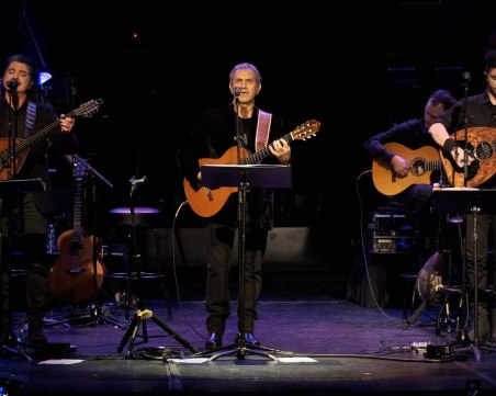 Йоргос  Даларас: Пея песни, които дават надежда на хората и правят света по-добър