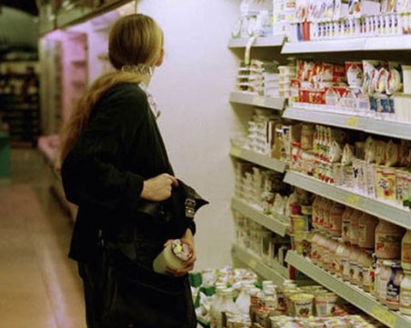 Криминално проявена е в ареста след серия от кражби на хранителни продукти в Пловдив