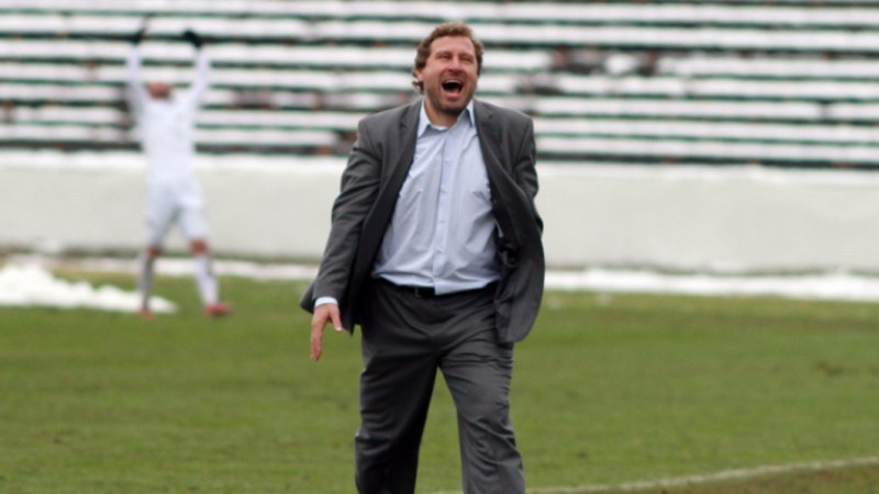 Велислав Вуцов остава треньор на Янтра, както е известно през