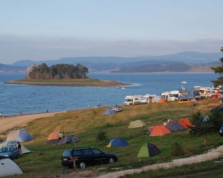 300 евро глоба, ако ползвате колата си като спалня в Гърция