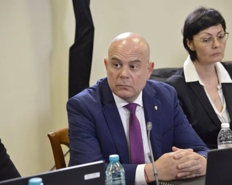 Официално: Указът за освобождаването на Гешев се обнародва