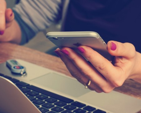 Продължават масовите обаждания от 