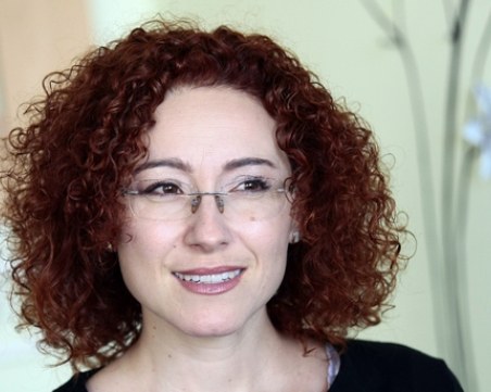 Социалният министър: Ще закрием домовете за възрастни хора