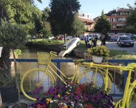 За два дни: Втора каскада в Пазарджик, кола се приземи в канал