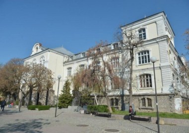 Кметът на район Централен Георги Стаменов подписа договора за възлагане