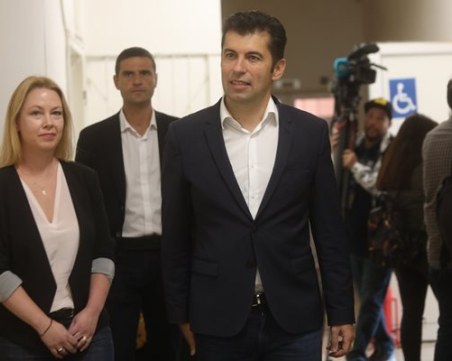 Кирил Петков официално се е отказал от имунитета си