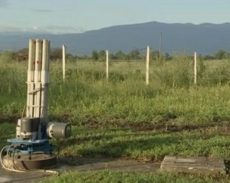 Над 350 ракети са изстреляни за часове срещу градоносни облаци в Южна България