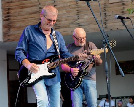 Здравният министър забива парчета на 