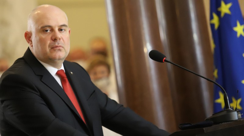 Гешев: Борисов влезе в политиката на гърба на Живков и царя