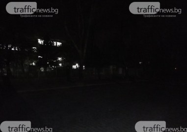 Част от улиците в село Крумово седят на тъмно вече