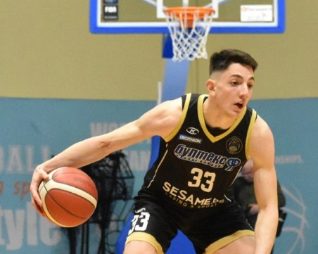 Академик запази млад талант и за следващия сезон