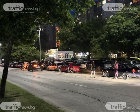 Автомобил катастрофира и помля 6 коли в Тракия