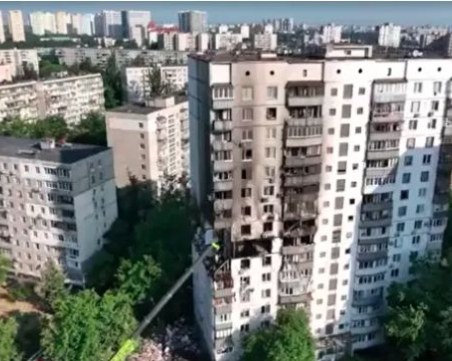 Експлозия в жилищен блок в Киев, има загинали