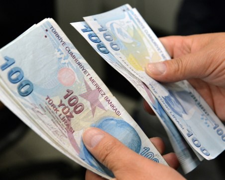 Турската лира удари ново дъно днес