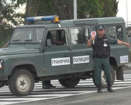 Валентин Радев: Полицаите на границата не стигат