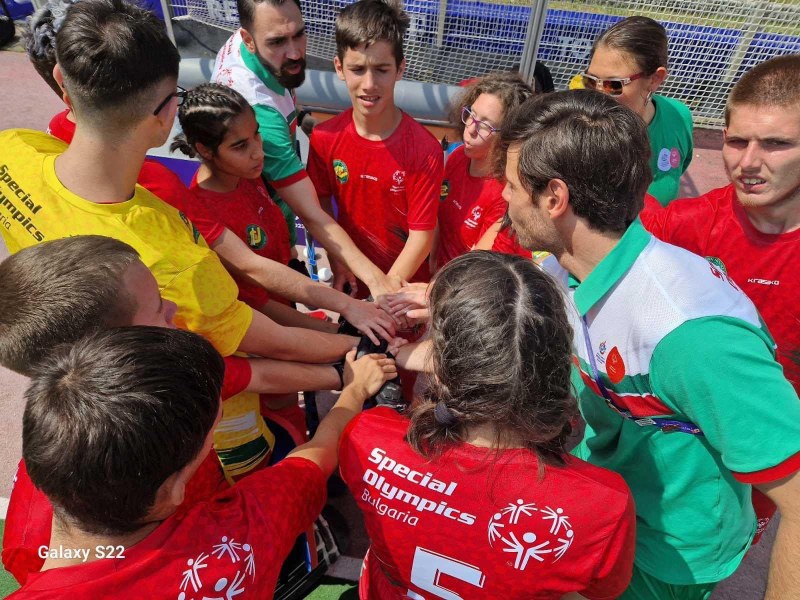 Отборът на България по хокей на трева съставен основно с пловдивчани се класира за финала на Special Olympics