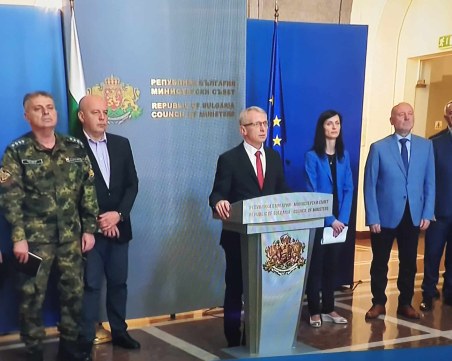 Денков: Няма непосредствена опасност за България