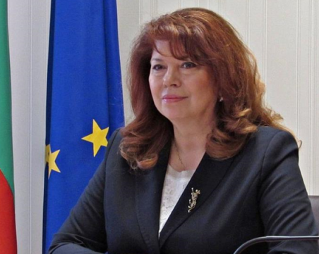 Илияна Йотова: Ако се наложи, България трябва да изтегли българите от Русия