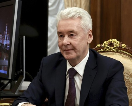 Кметът на Москва призова жителите да не излизат от домовете си, обяви понеделник за неработен ден