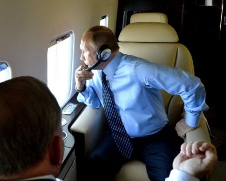 Самолетът на Путин изчезна от радарите