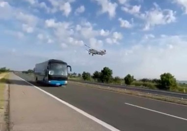 Малък самолет прелетя изключителни ниско над магистрала Тракия и стресна