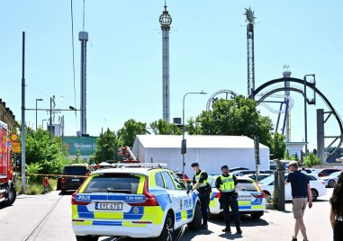 Влакче в дерайлира в шведски увеселителен парк убивайки един човек