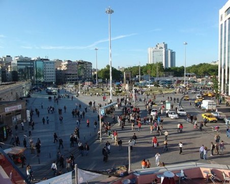 Арести по време на опит за Парад на гордостта в Истанбул