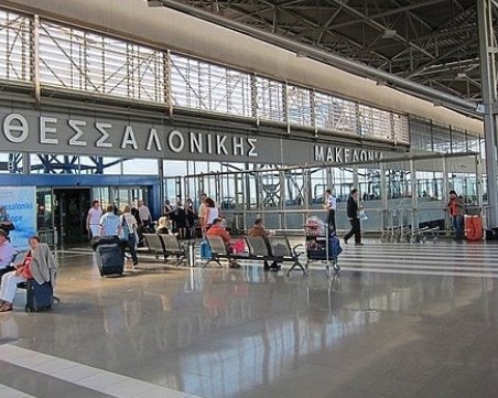 Самолет кацна аварийно в Солун заради пияни руснаци