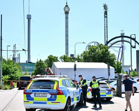 Влакче дерайлира в шведски увеселителен парк, има загинал и ранени