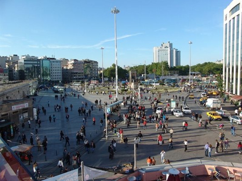 Арести по време на опит за Парад на гордостта в Истанбул