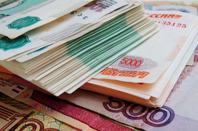 Руската валута потъна, 115 рубли се търгуват за 1 евро