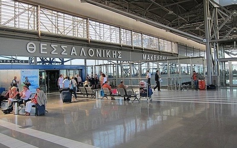 Самолет кацна аварийно в Солун заради пияни руснаци