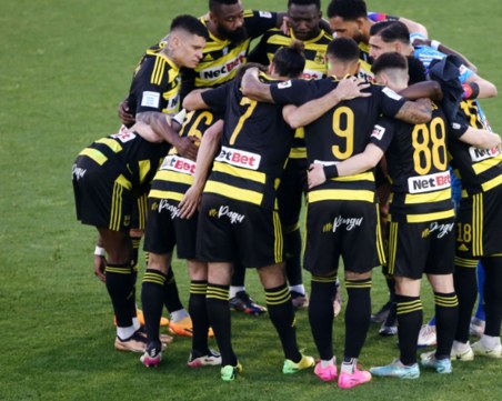 Арис изгони най-голямата си звезда през февруари, тимът с играчи минали през топ 5 първенствата