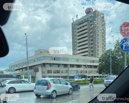 Две коли се сблъскаха преди кръговото на СПС в Пловдив