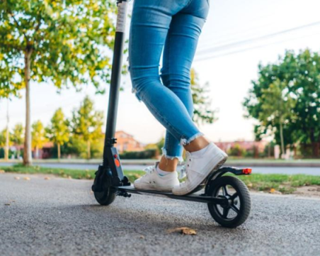 Момиче е с опасност за живота след падане от тротинетка във Варна