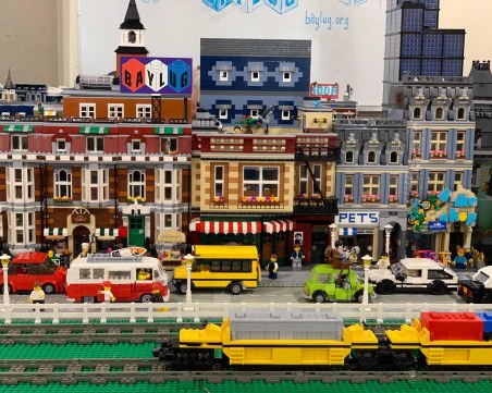 200 ученици от цялата страна ще се състезават на най-големия Лего фестивал в Пловдив