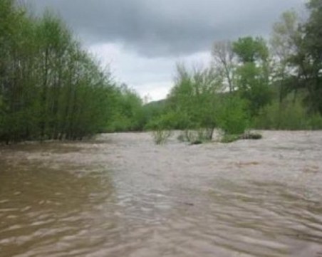 МОСВ: Има опасност от наводнения в близките дни, реки може да прелеят