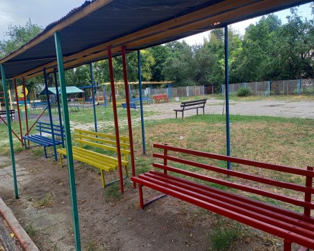 Облагородиха детска площадка в Северен