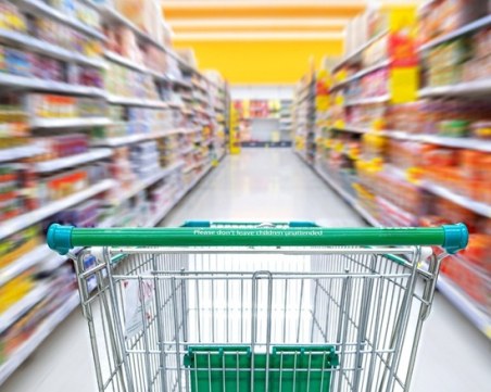 Справедливо? С минимална заплата българинът купува 244 млека, а в Германия - 1943