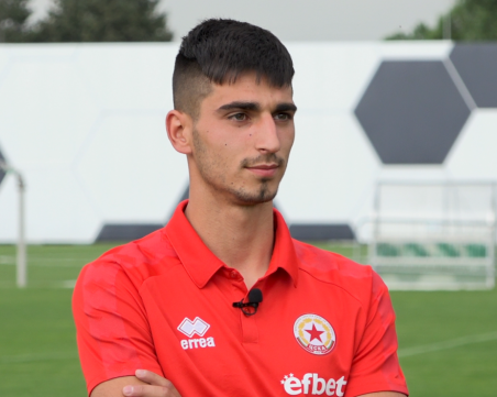 ЦСКА 1948 с любопитен трансфер в Стяуа