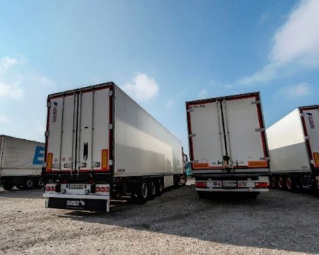 Масово крадат гориво от тирове по паркинги у нас, докато шофьори спят в кабините