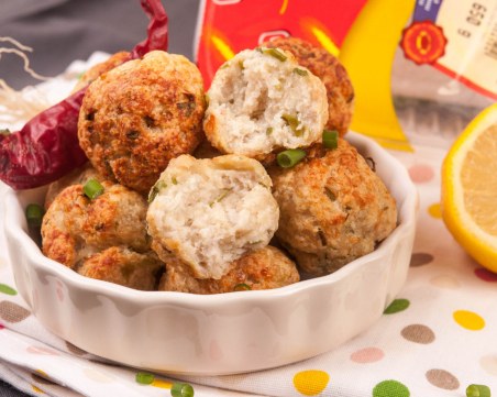 Лесна рецепта за пилешки кюфтенца на фурна