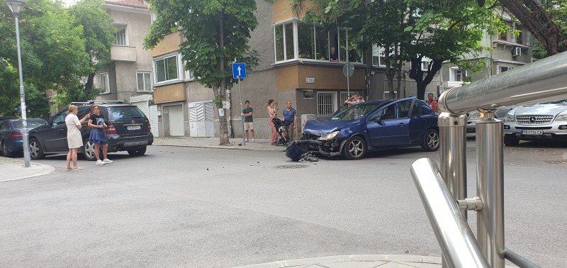 Пловдивчанин предупреждава от месеци за опасно кръстовище, накрая стана ПТП на него