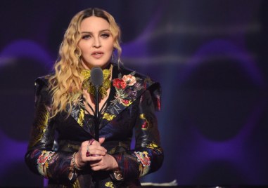 Мадона се завърна у дома след като беше изписана от